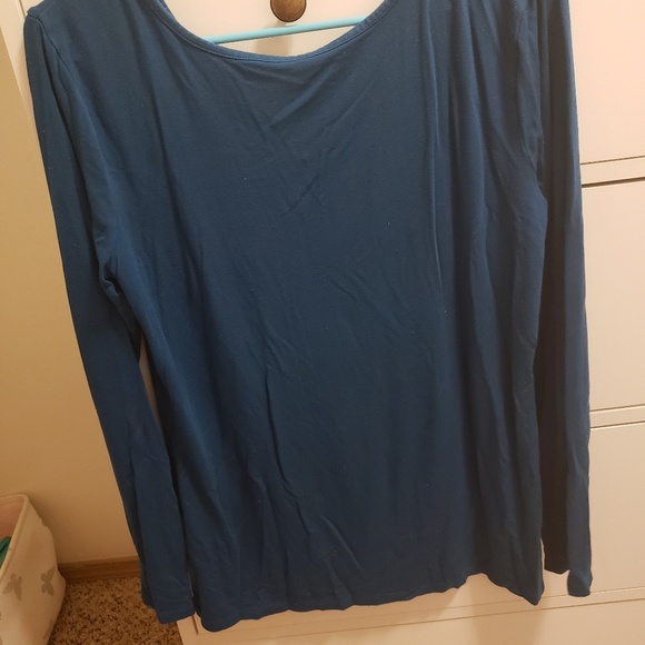 Long Sleeve reversable tag-less shirt - Picture 2 of 2